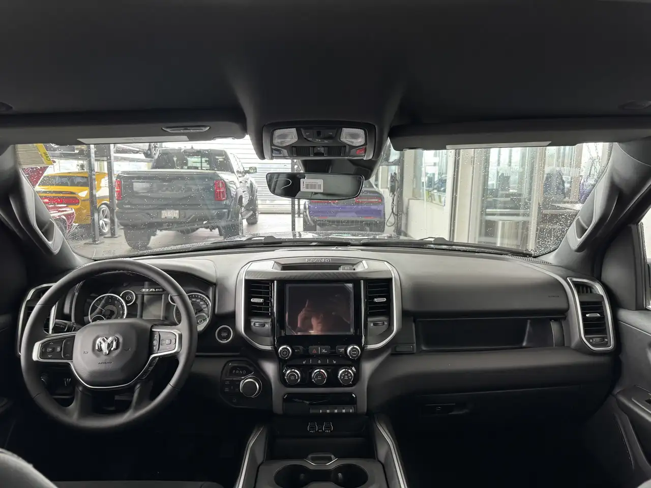 RAM 1500 снимка RAM 1500