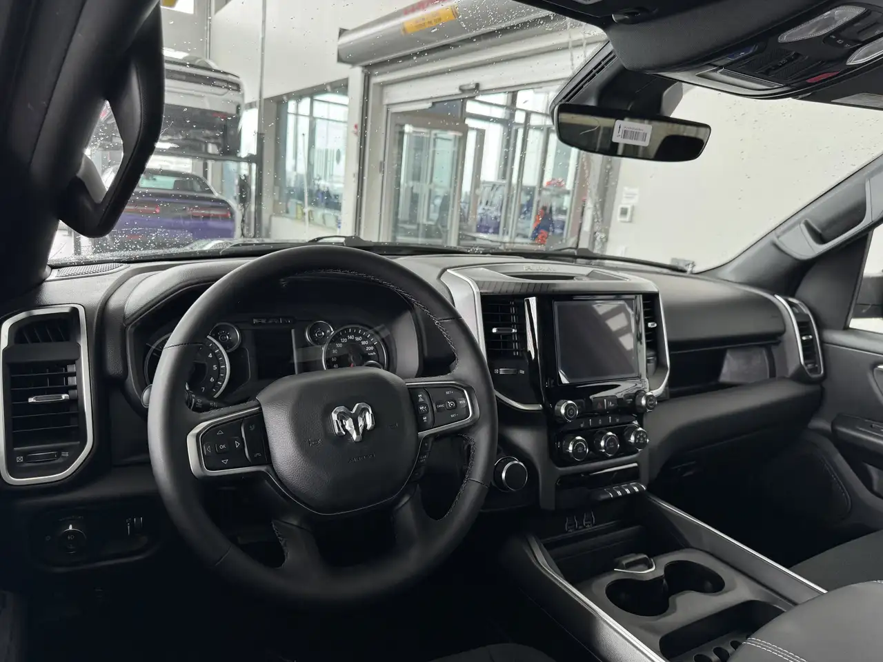 RAM 1500 снимка RAM 1500
