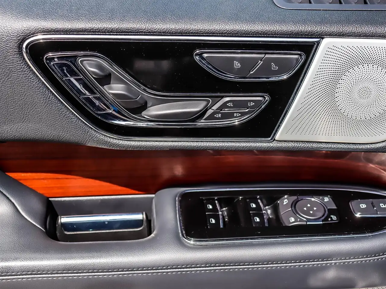 Lincoln Navigator снимка Lincoln Navigator