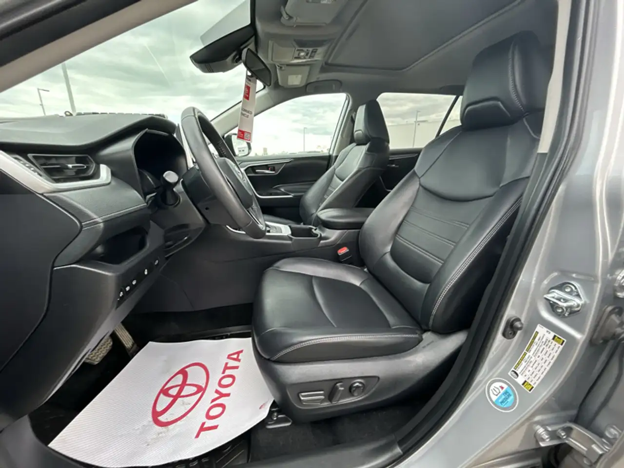 Toyota RAV 4 снимка Toyota RAV 4