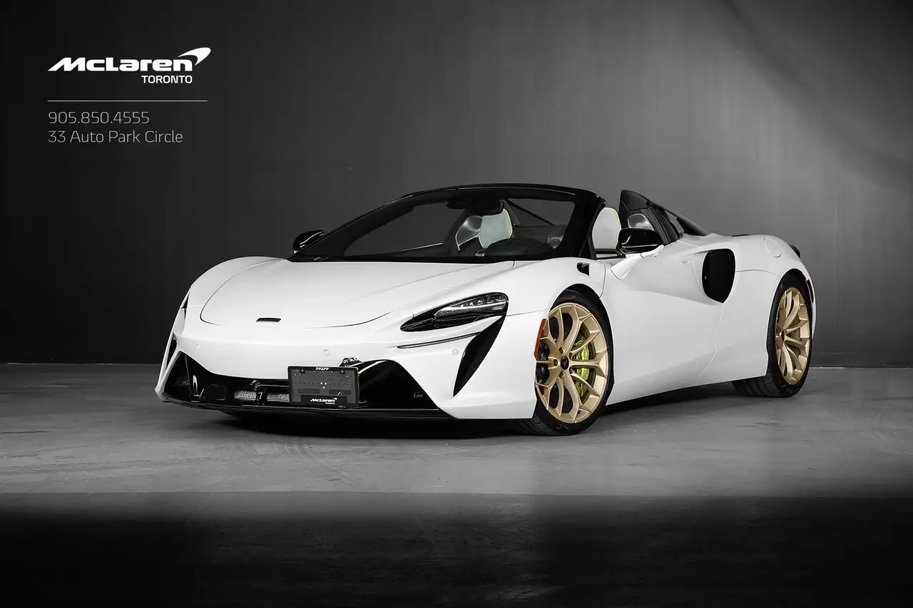 McLaren Artura photo McLaren Artura