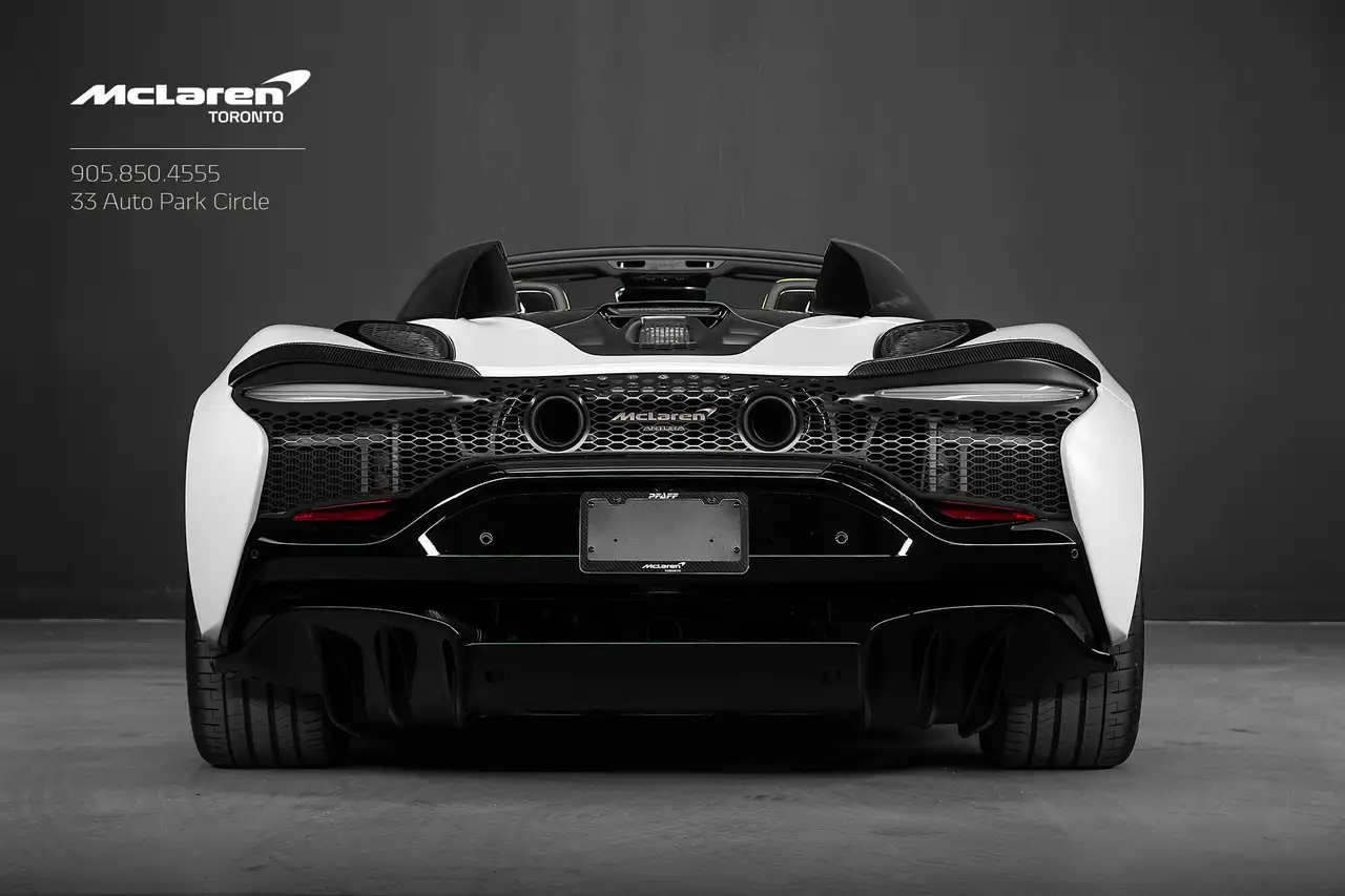 McLaren Artura photo McLaren Artura