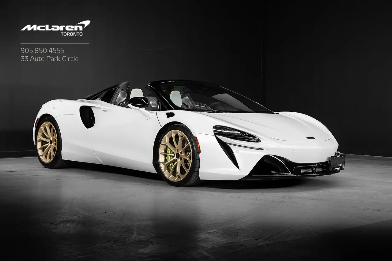 McLaren Artura photo McLaren Artura