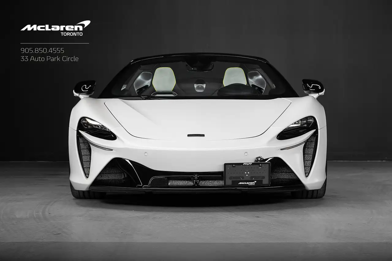 McLaren Artura photo McLaren Artura