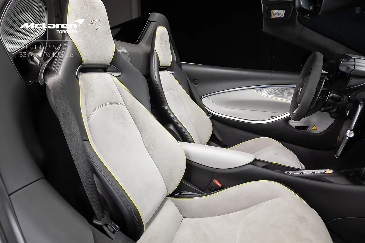 McLaren Artura photo McLaren Artura