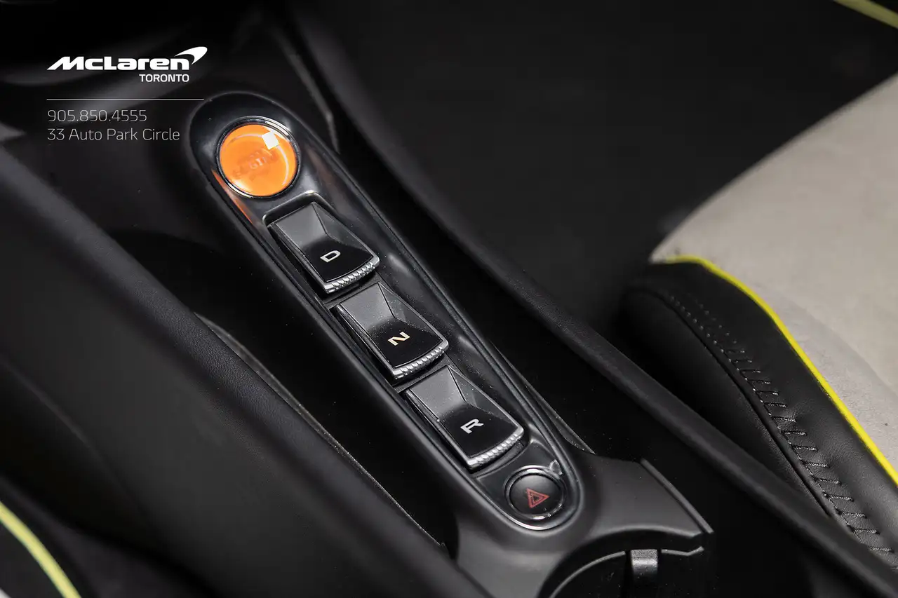 McLaren Artura photo McLaren Artura