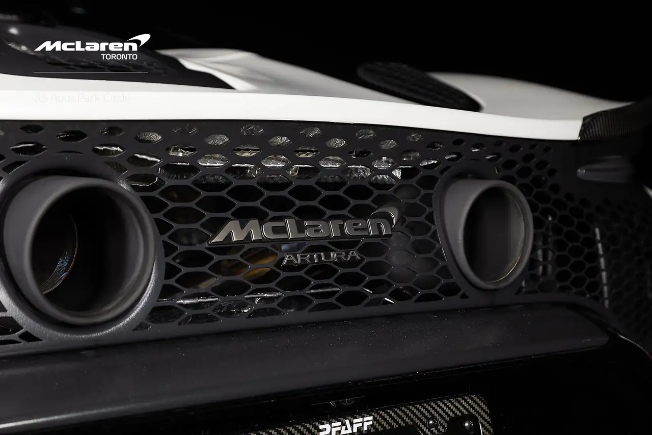 McLaren Artura photo McLaren Artura