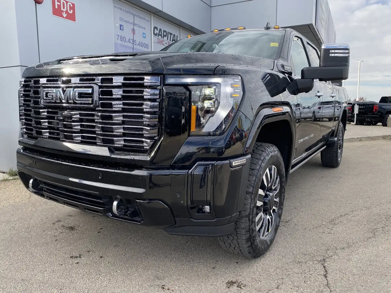 GMC Sierra 3500HD снимка GMC Sierra 3500HD