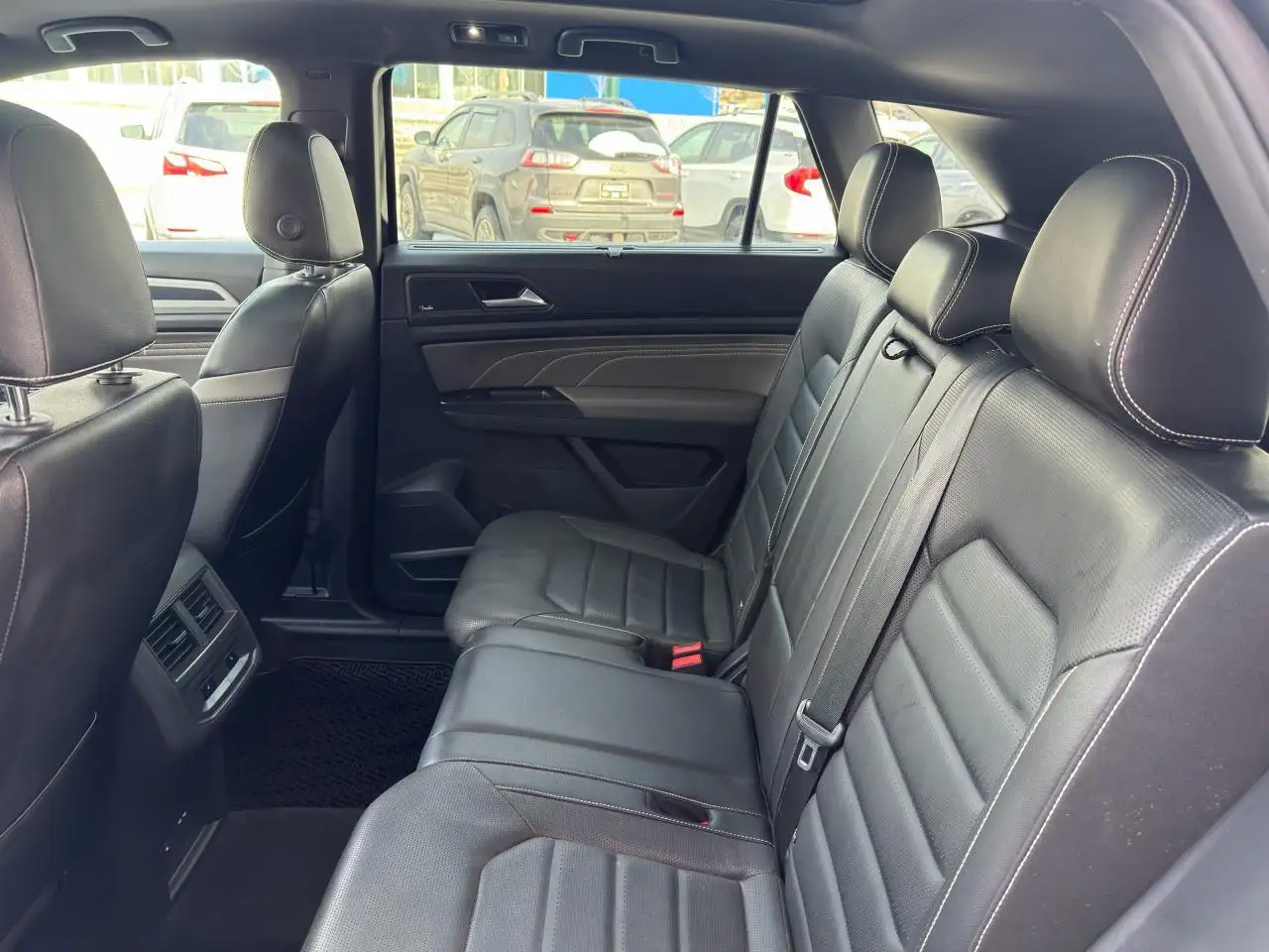 Volkswagen Atlas photo Volkswagen Atlas
