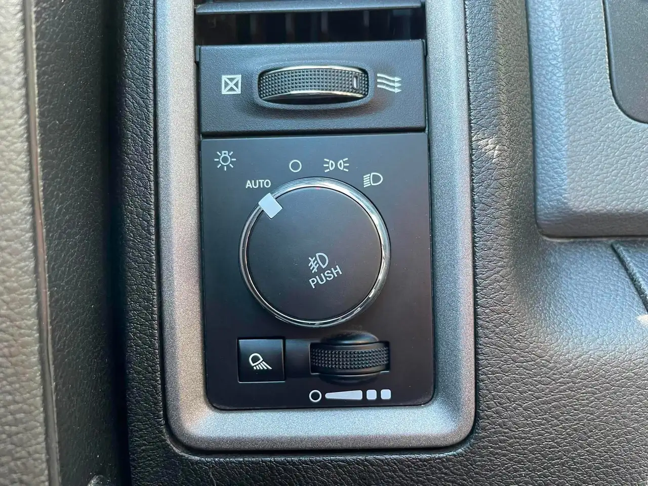 RAM 1500 photo RAM 1500