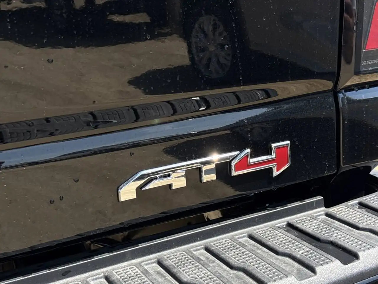 GMC Sierra 3500HD снимка GMC Sierra 3500HD