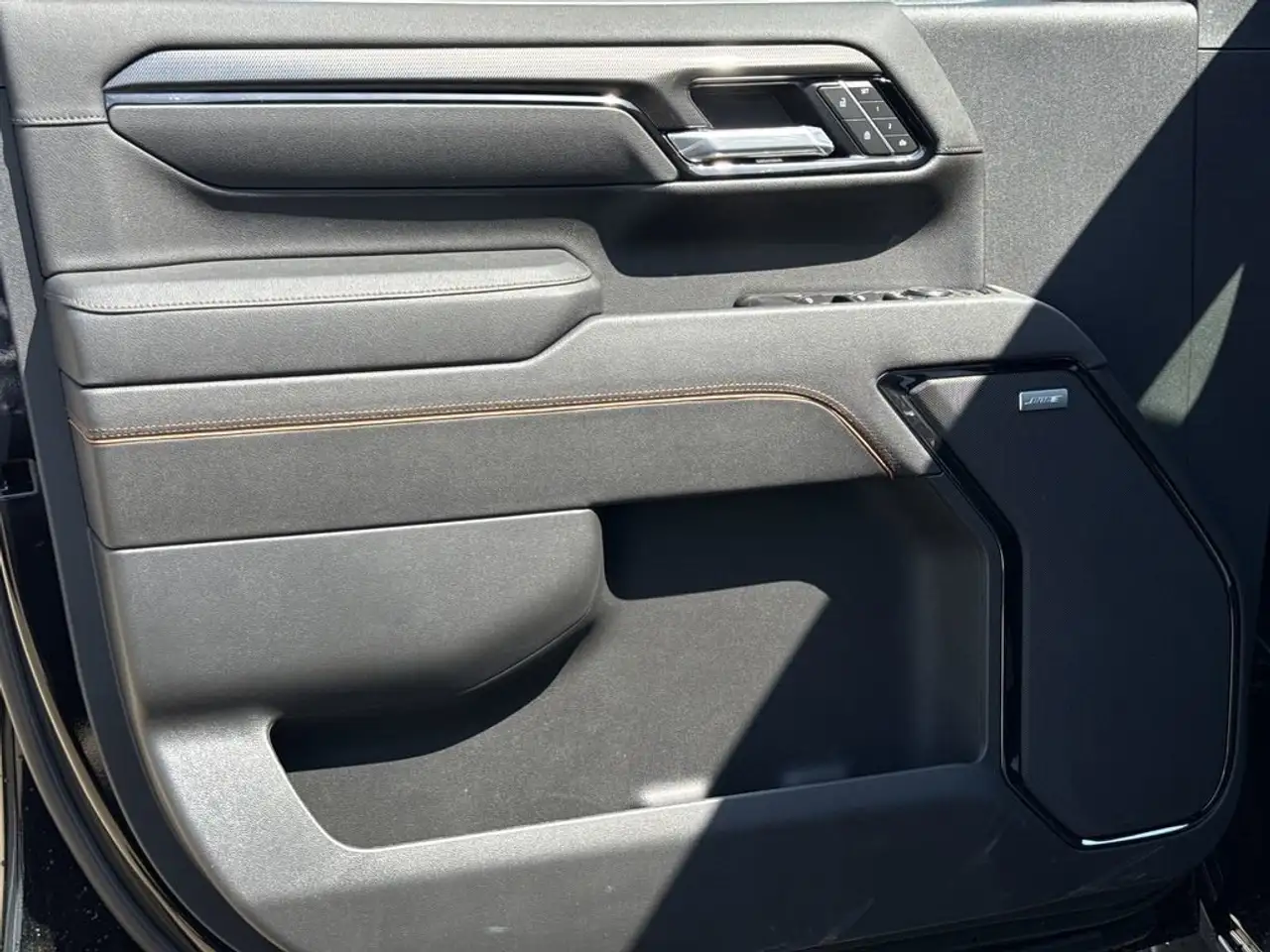 GMC Sierra 3500HD снимка GMC Sierra 3500HD