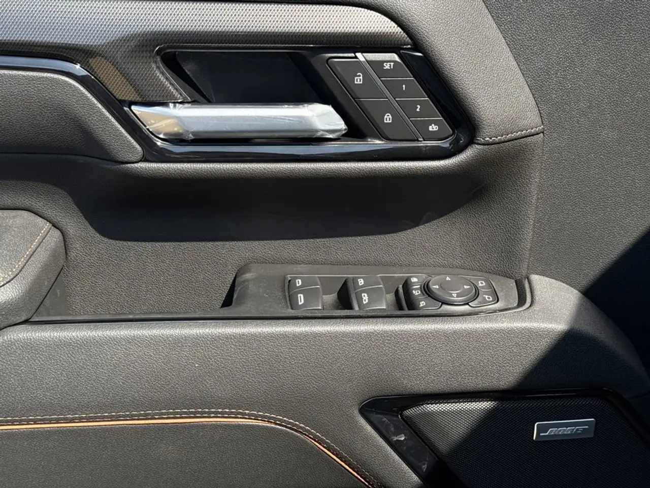 GMC Sierra 3500HD снимка GMC Sierra 3500HD