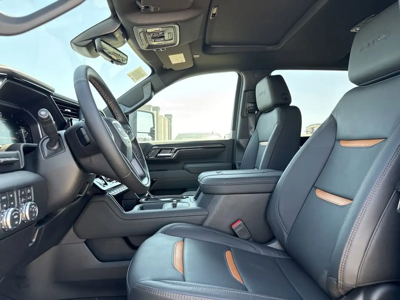 GMC Sierra 3500HD снимка GMC Sierra 3500HD