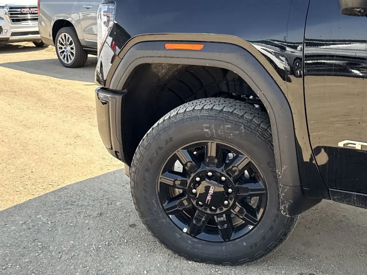 GMC Sierra 3500HD снимка GMC Sierra 3500HD