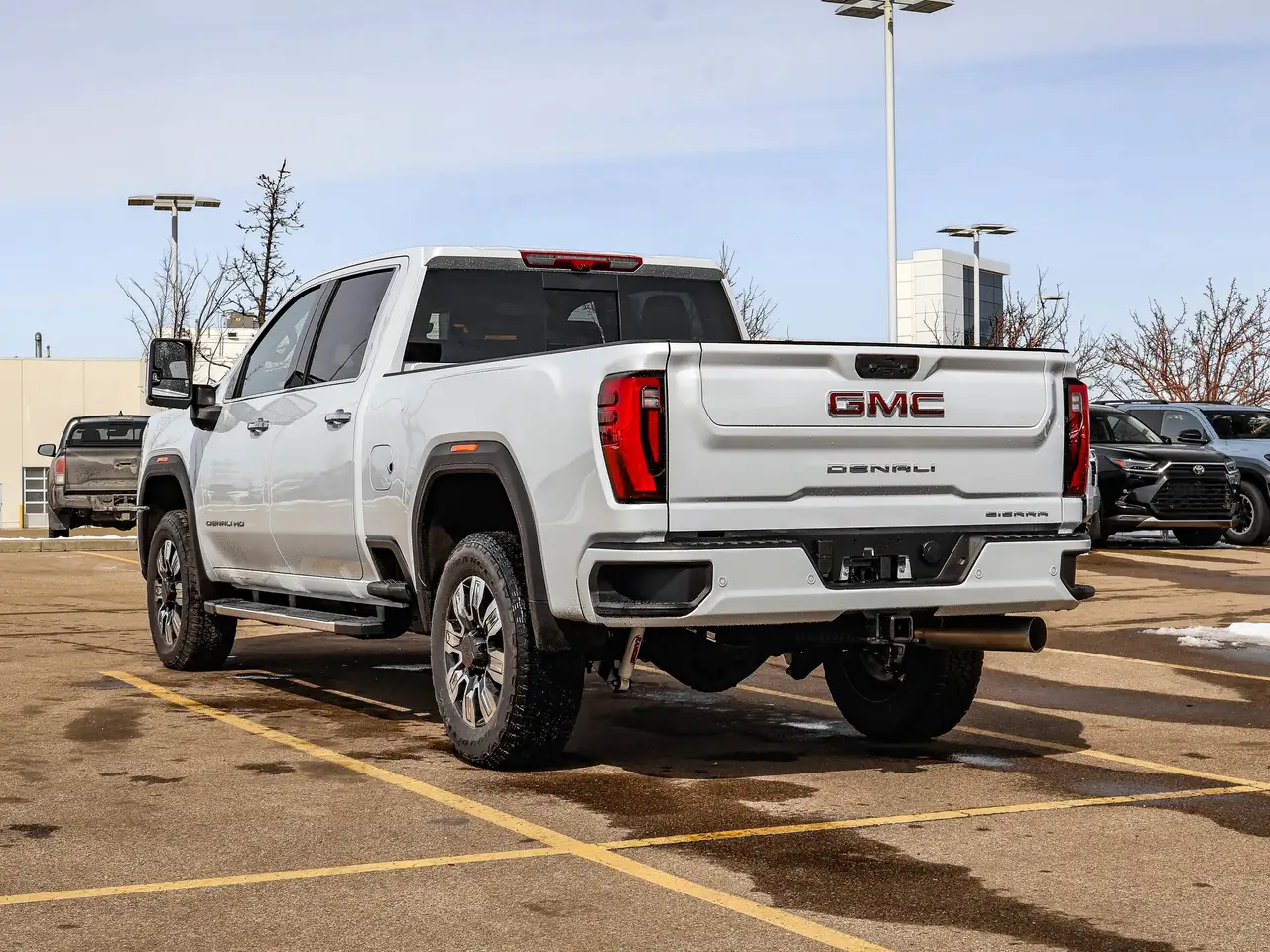 GMC Sierra 3500HD снимка GMC Sierra 3500HD