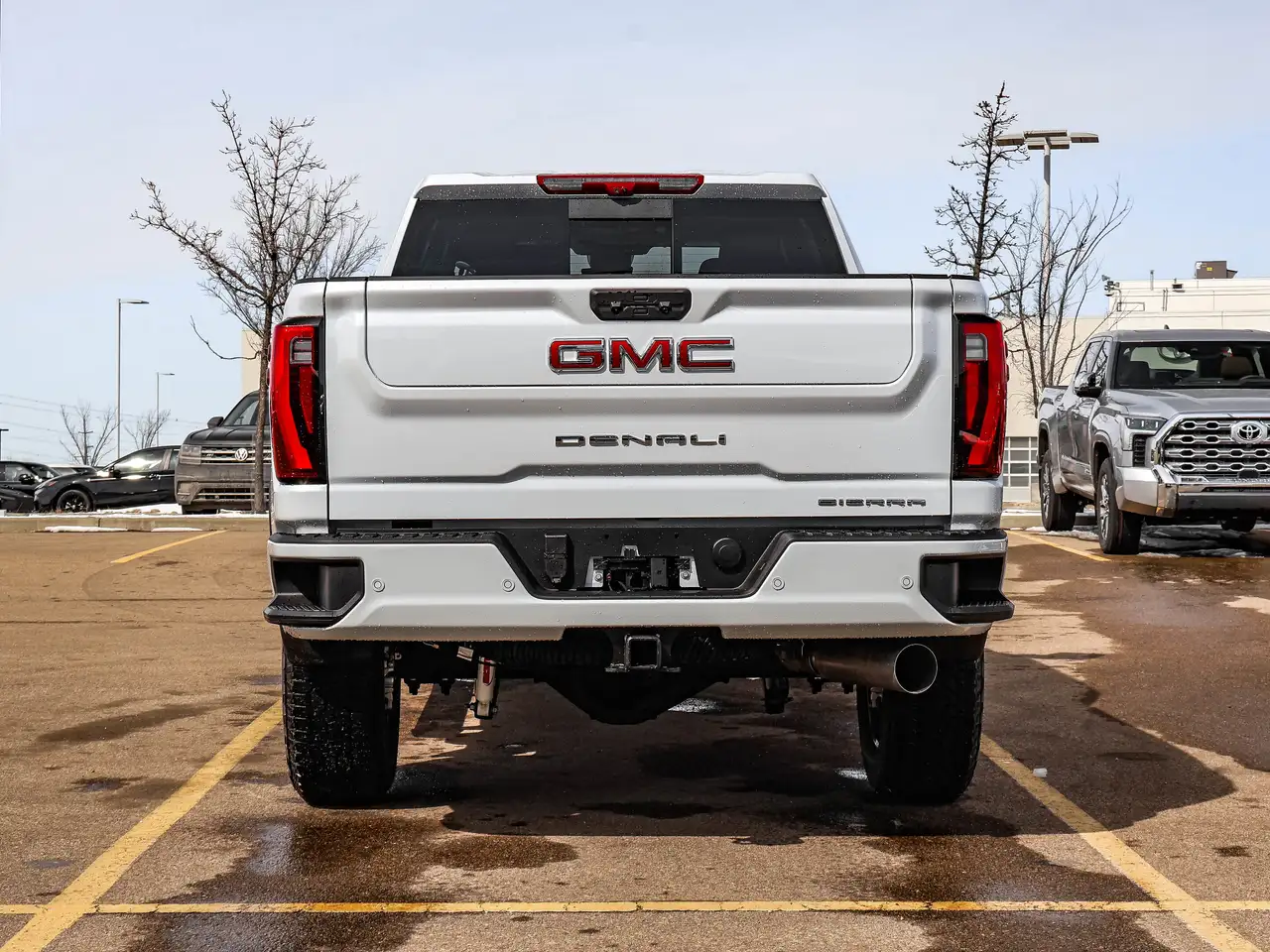GMC Sierra 3500HD снимка GMC Sierra 3500HD