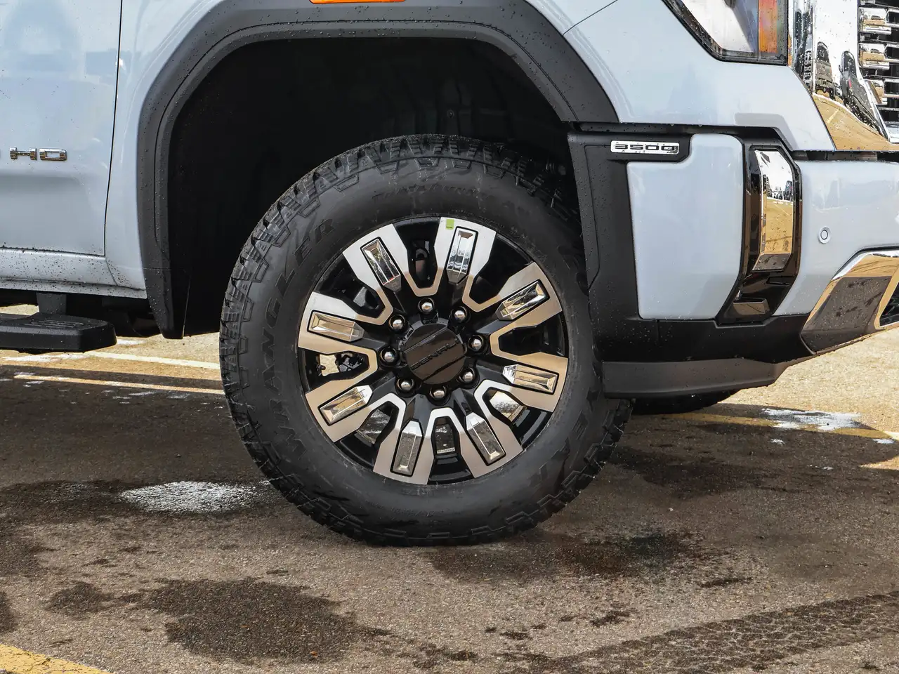 GMC Sierra 3500HD снимка GMC Sierra 3500HD