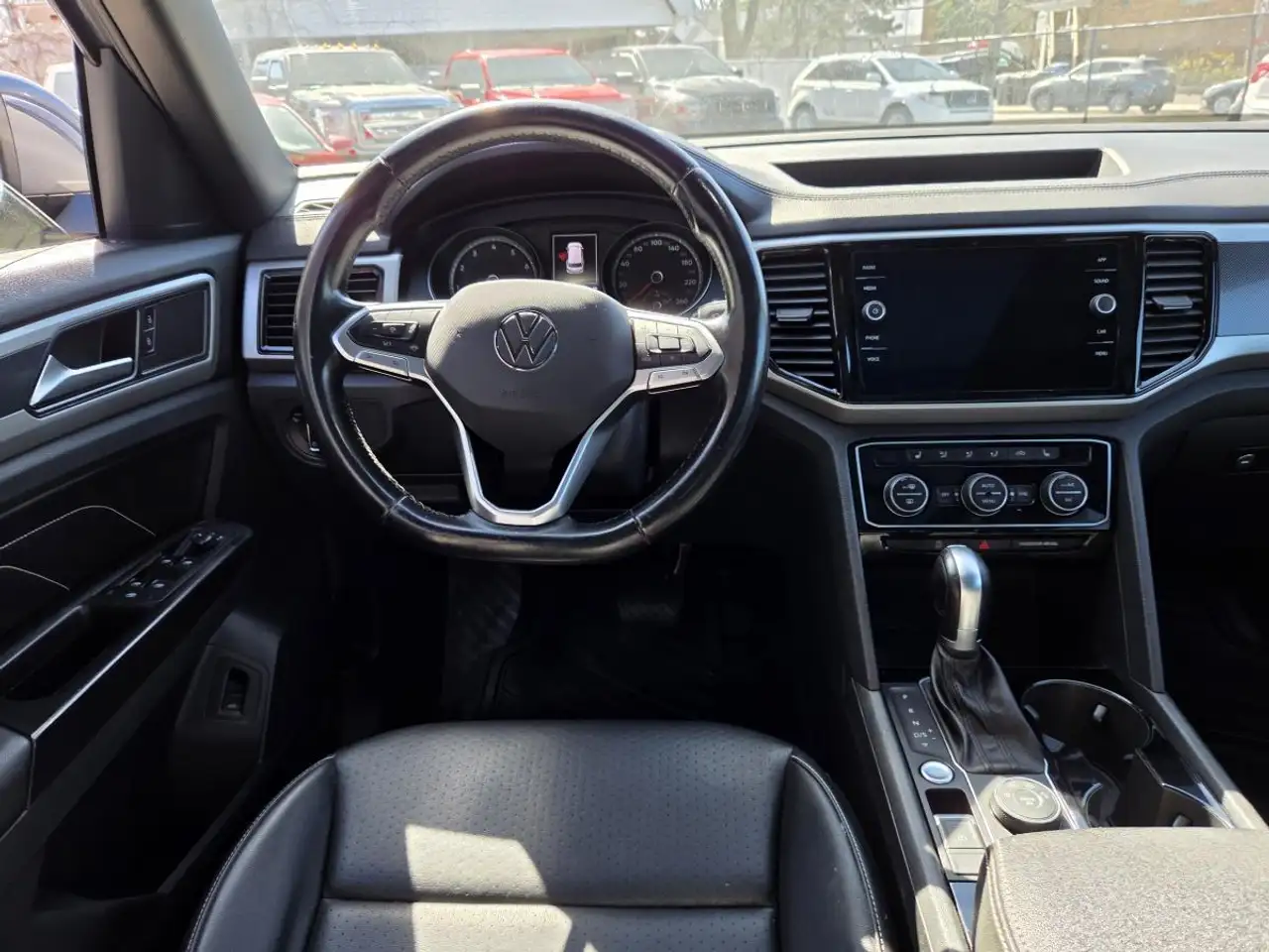 Volkswagen Atlas снимка Volkswagen Atlas