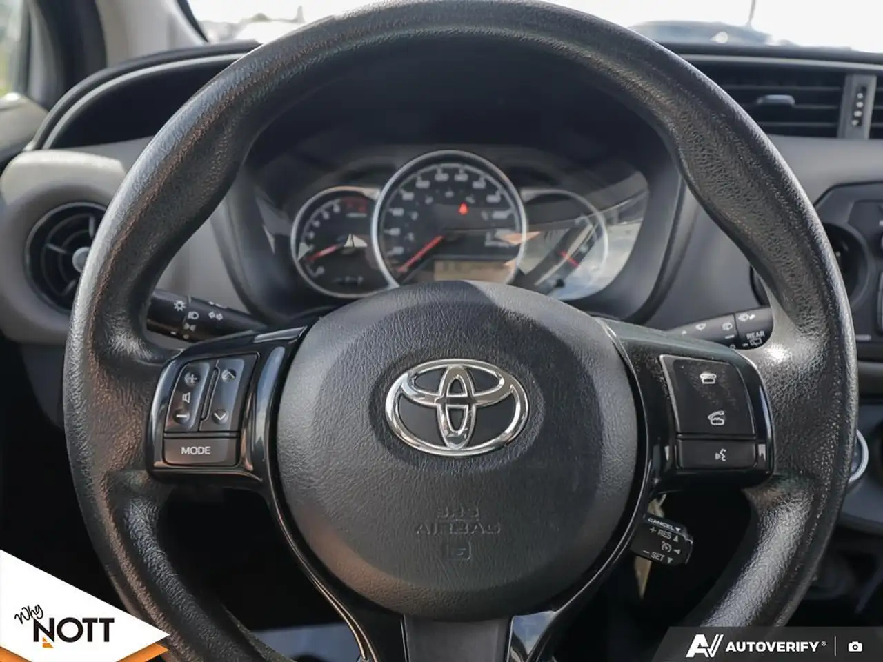 Toyota Yaris fotografie Toyota Yaris