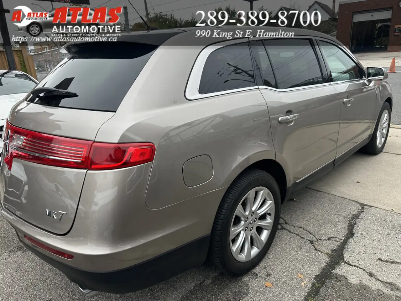 Lincoln MKT снимка Lincoln MKT