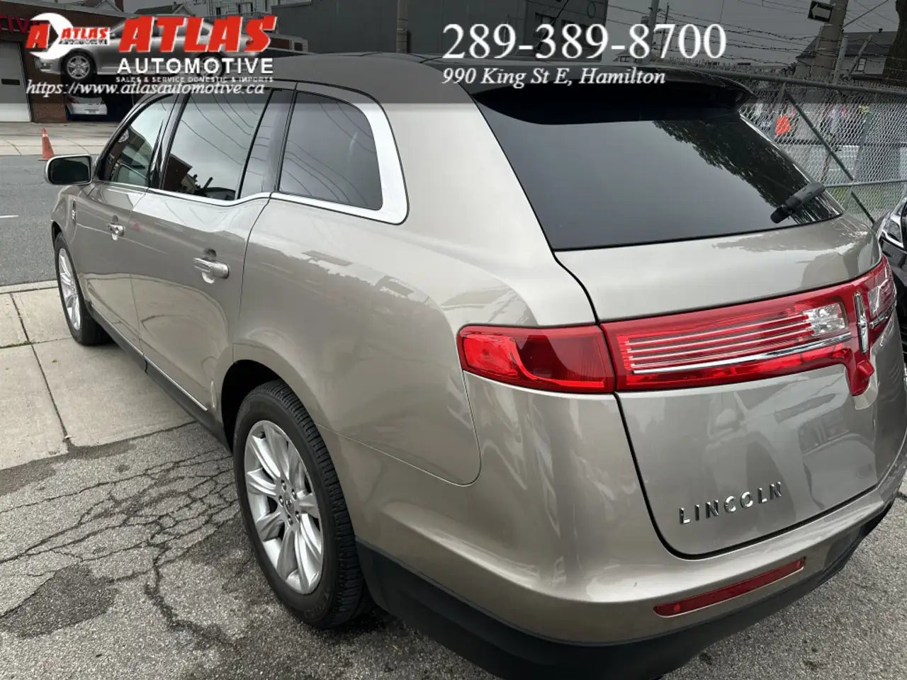 Lincoln MKT снимка Lincoln MKT