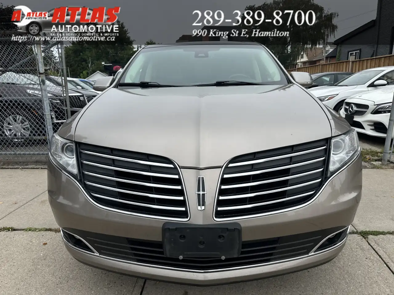 Lincoln MKT снимка Lincoln MKT