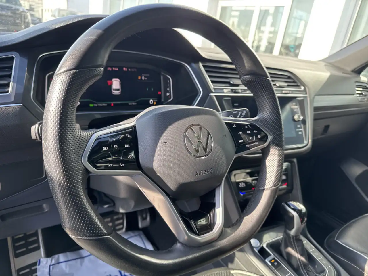 Volkswagen Tiguan снимка Volkswagen Tiguan