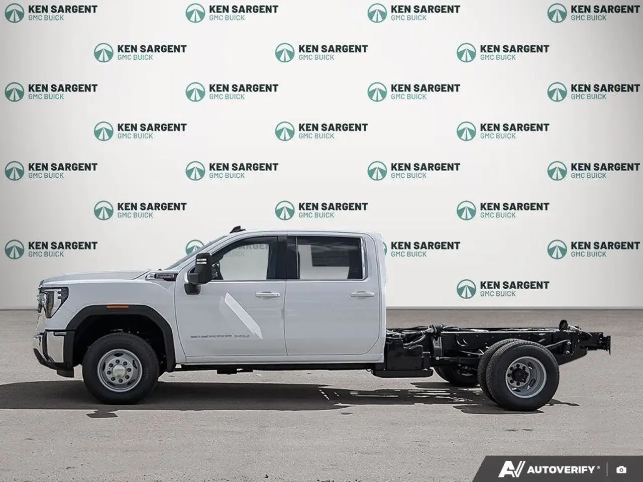 GMC Sierra 3500HD снимка GMC Sierra 3500HD