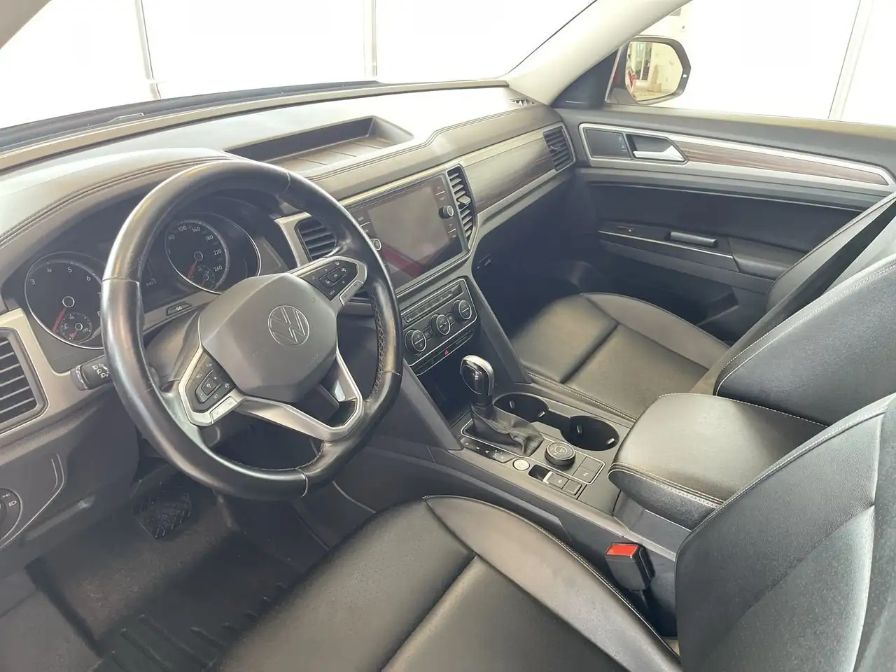 Volkswagen Atlas снимка Volkswagen Atlas