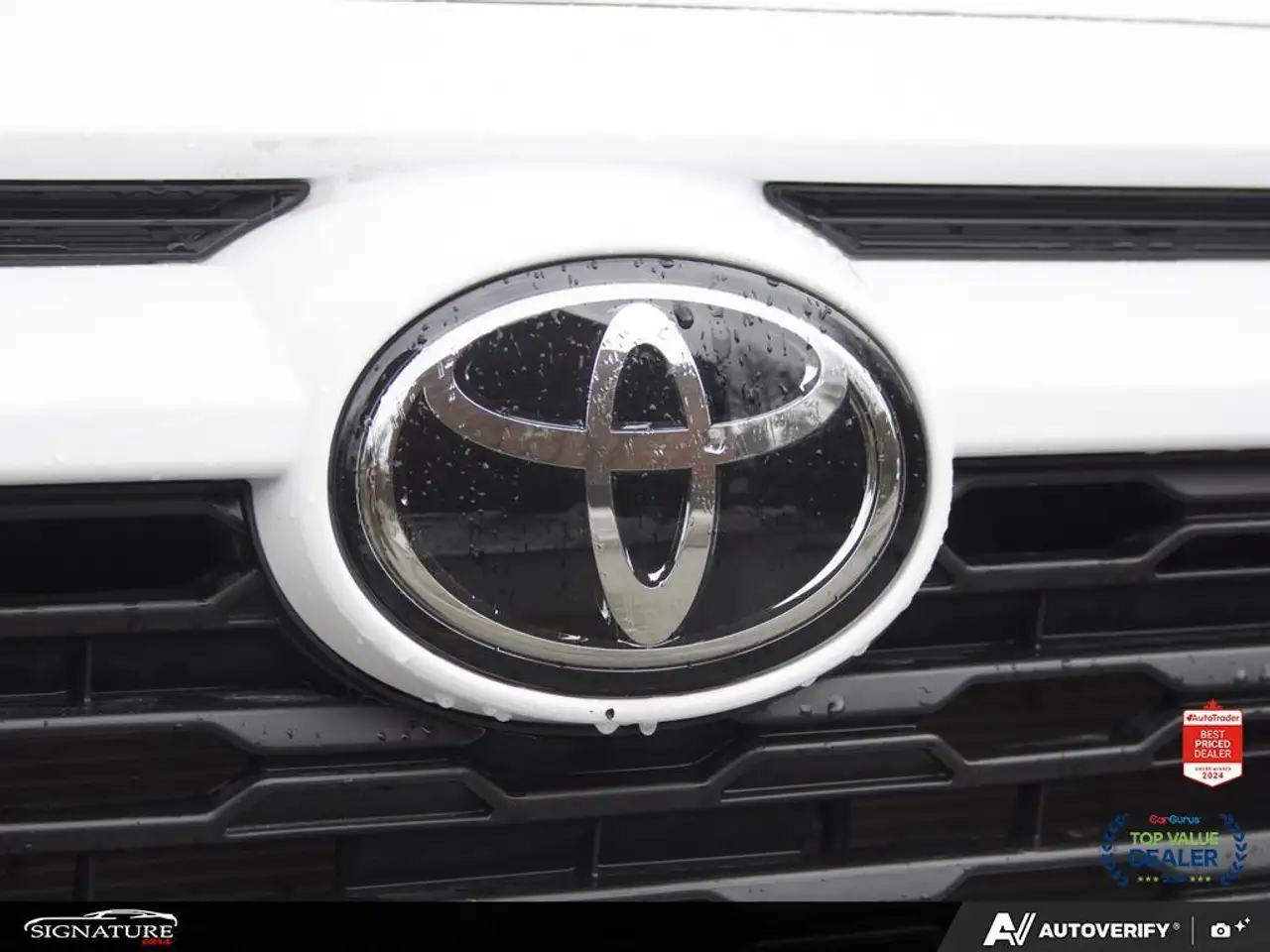 Toyota RAV 4 снимка Toyota RAV 4