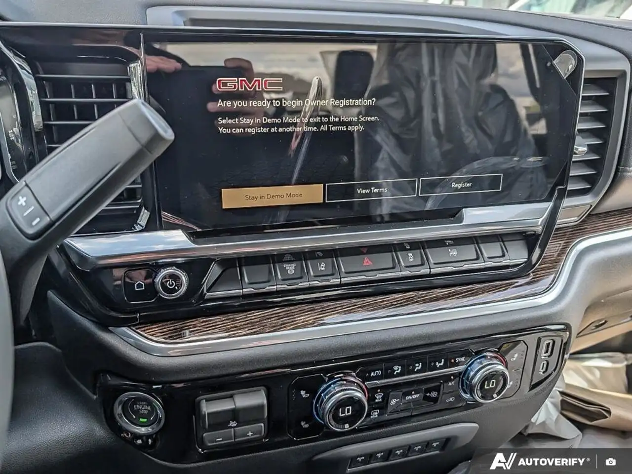 GMC Sierra 3500HD снимка GMC Sierra 3500HD