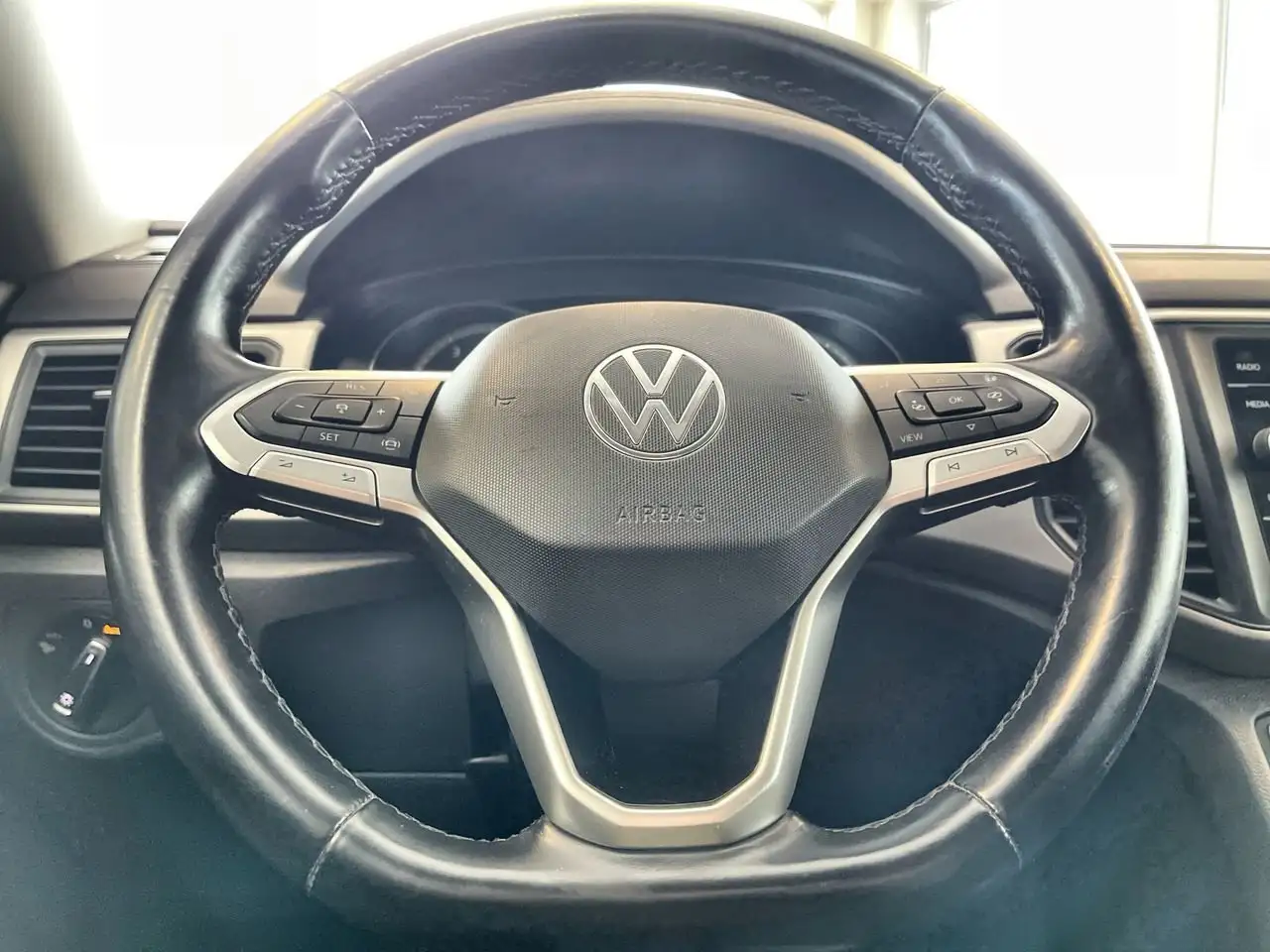 Volkswagen Atlas снимка Volkswagen Atlas
