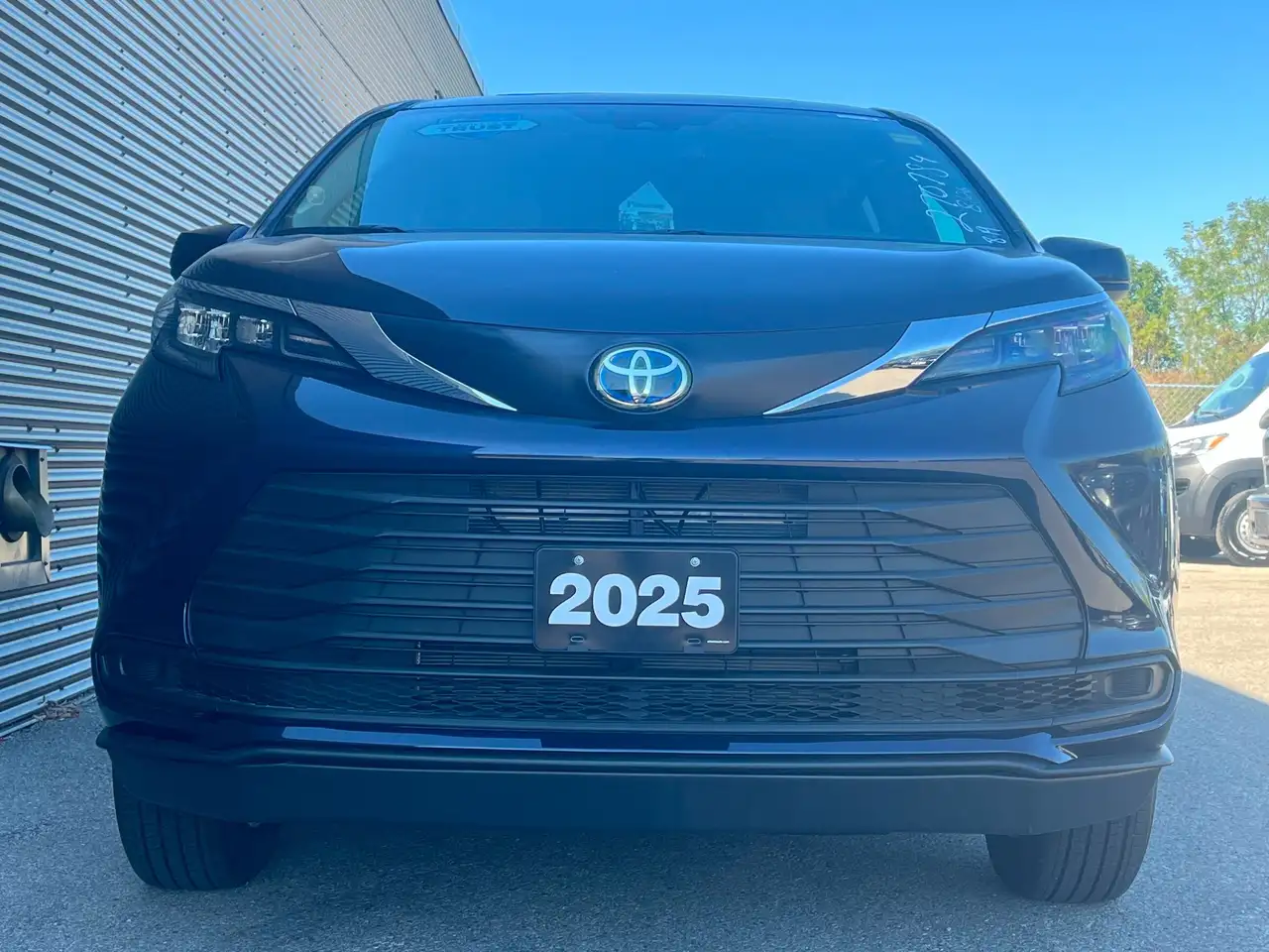 Toyota Sienna снимка Toyota Sienna