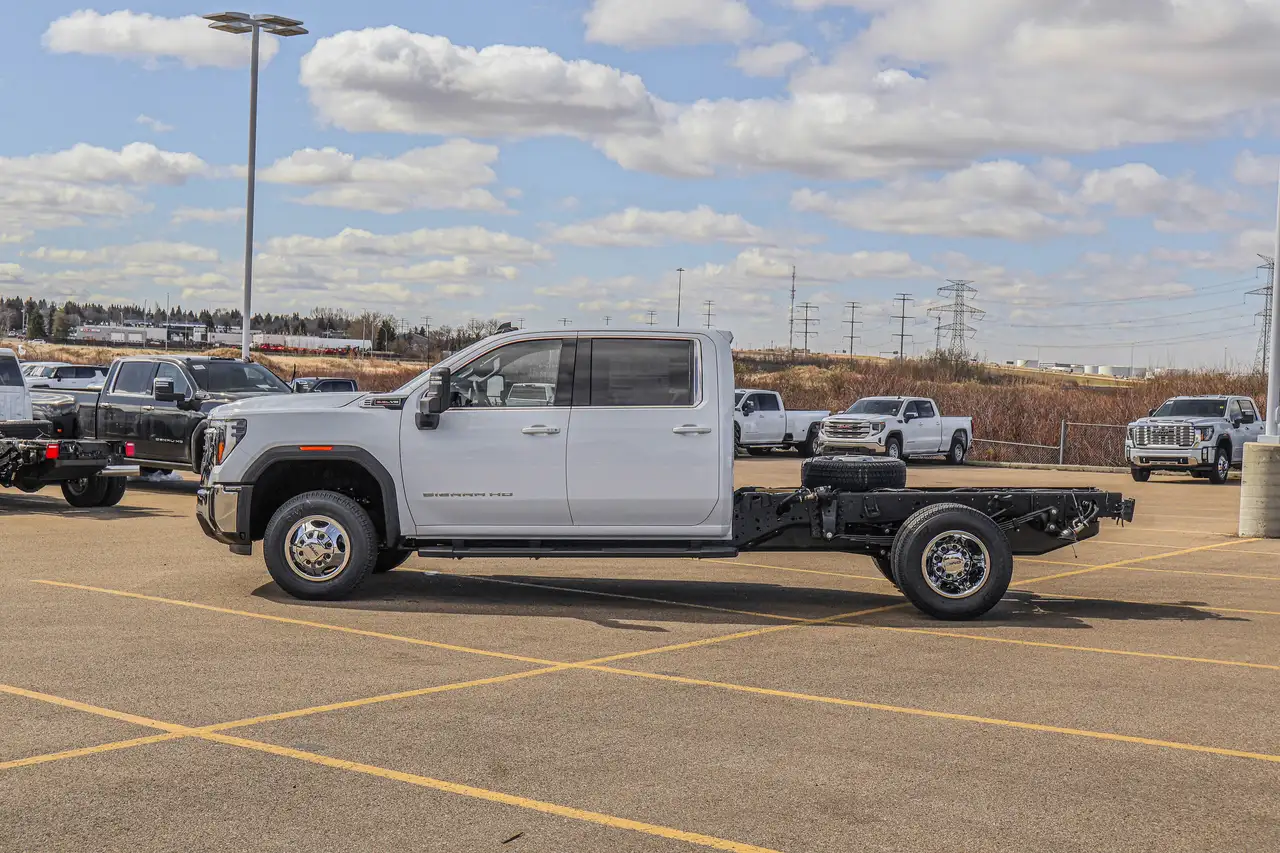 GMC Sierra 3500HD снимка GMC Sierra 3500HD