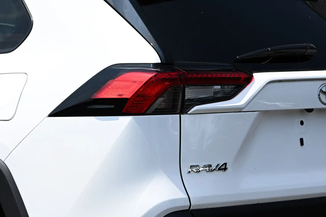 Toyota RAV 4 снимка Toyota RAV 4