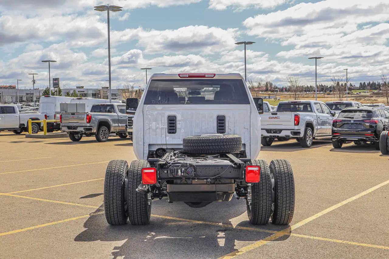 GMC Sierra 3500HD снимка GMC Sierra 3500HD