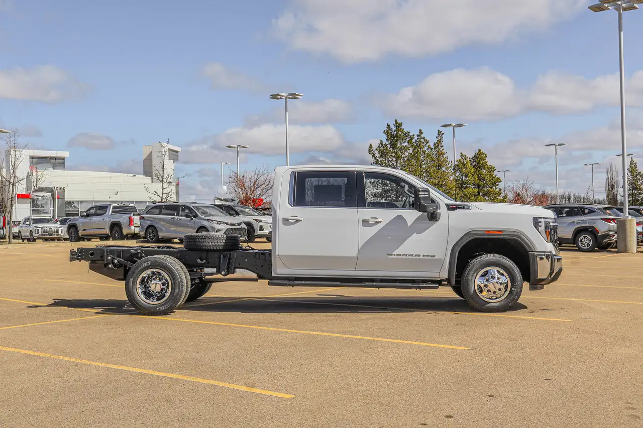 GMC Sierra 3500HD снимка GMC Sierra 3500HD