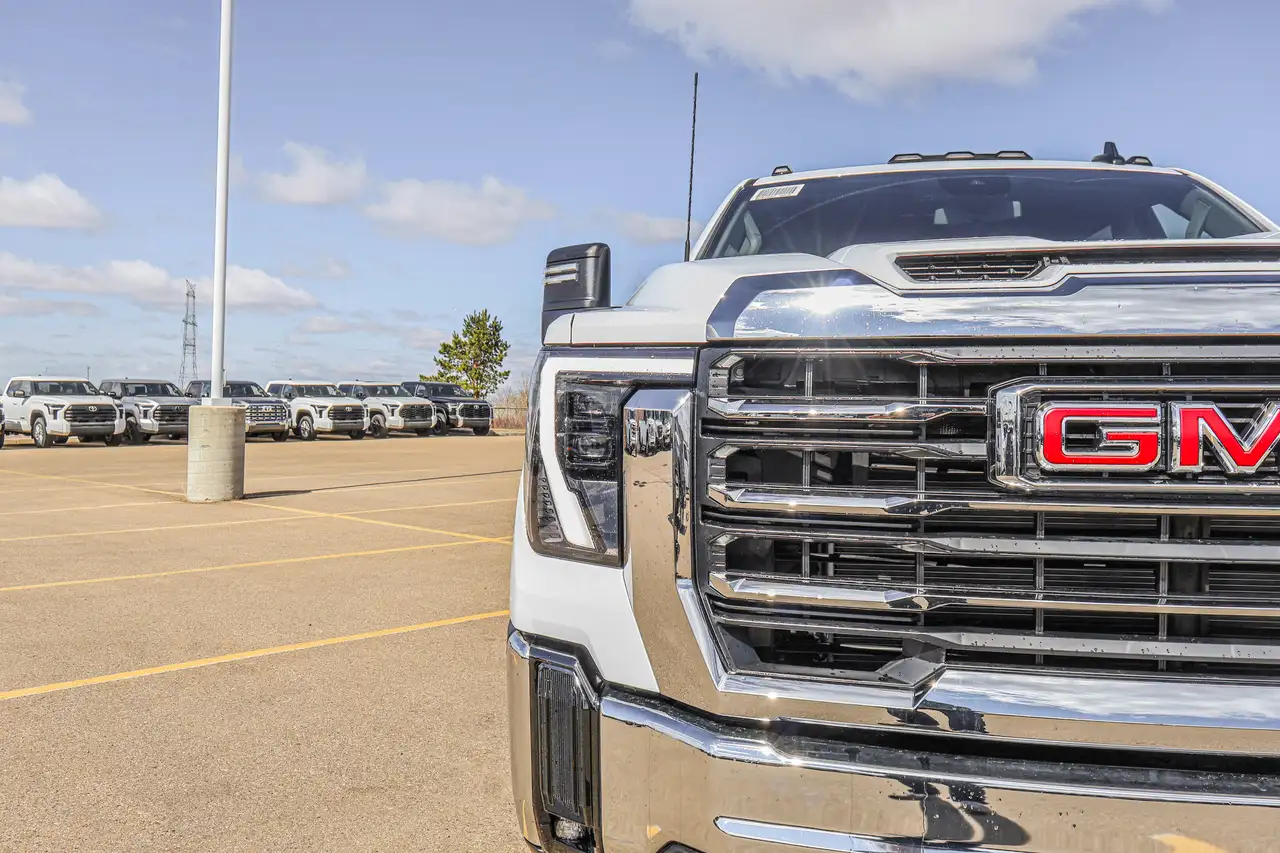 GMC Sierra 3500HD снимка GMC Sierra 3500HD