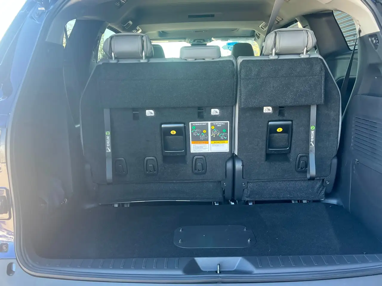 Toyota Sienna снимка Toyota Sienna