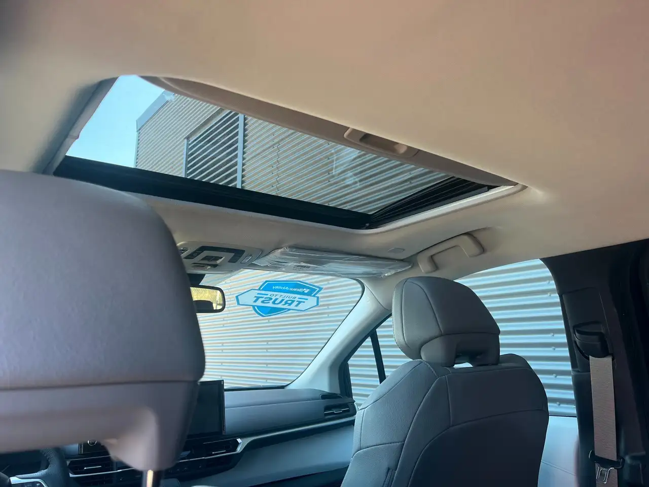 Toyota Sienna снимка Toyota Sienna