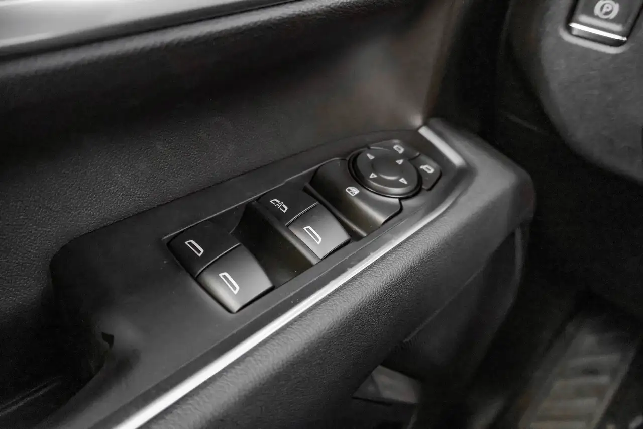 GMC Sierra 3500HD снимка GMC Sierra 3500HD