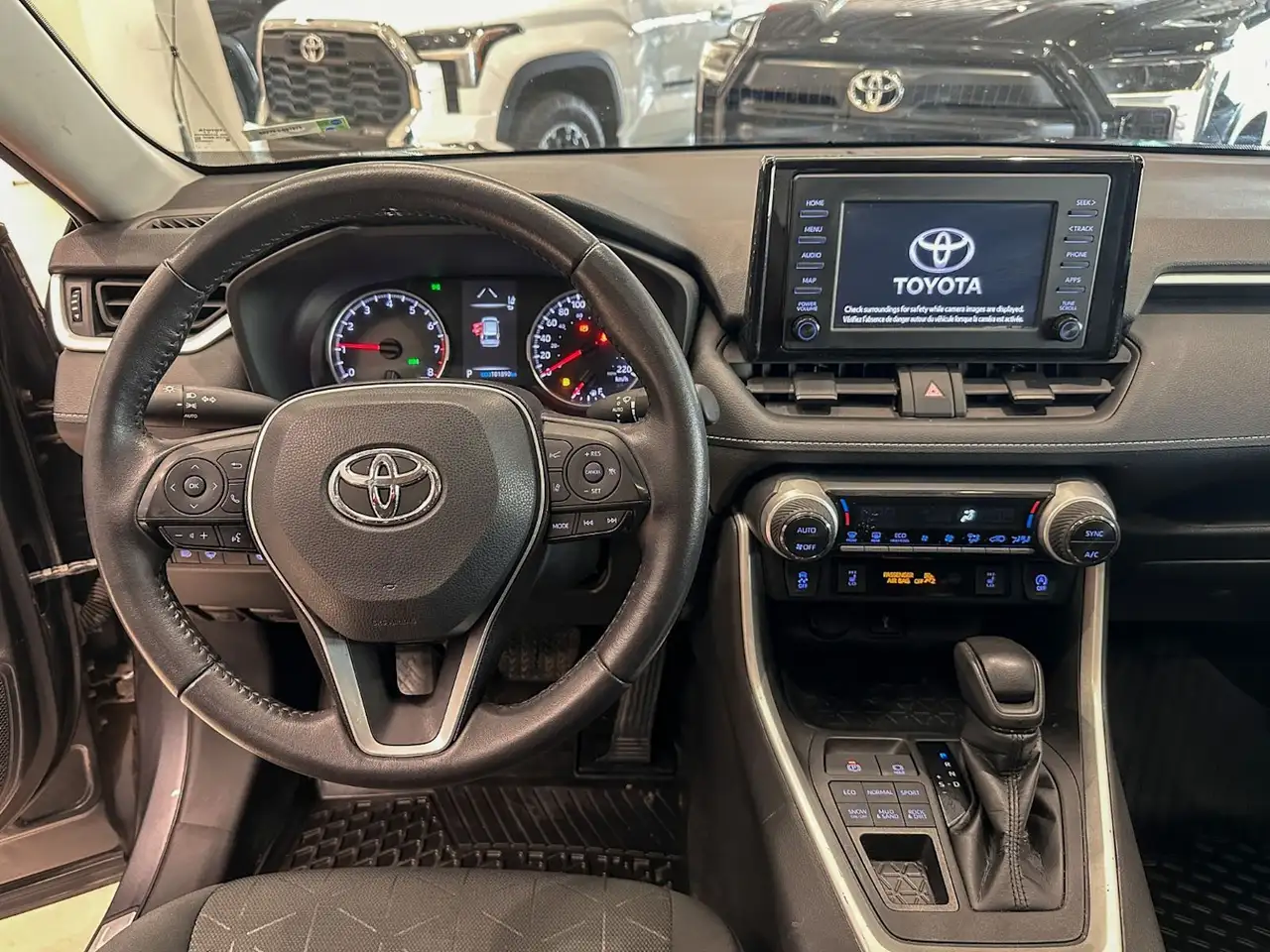 Toyota RAV 4 снимка Toyota RAV 4