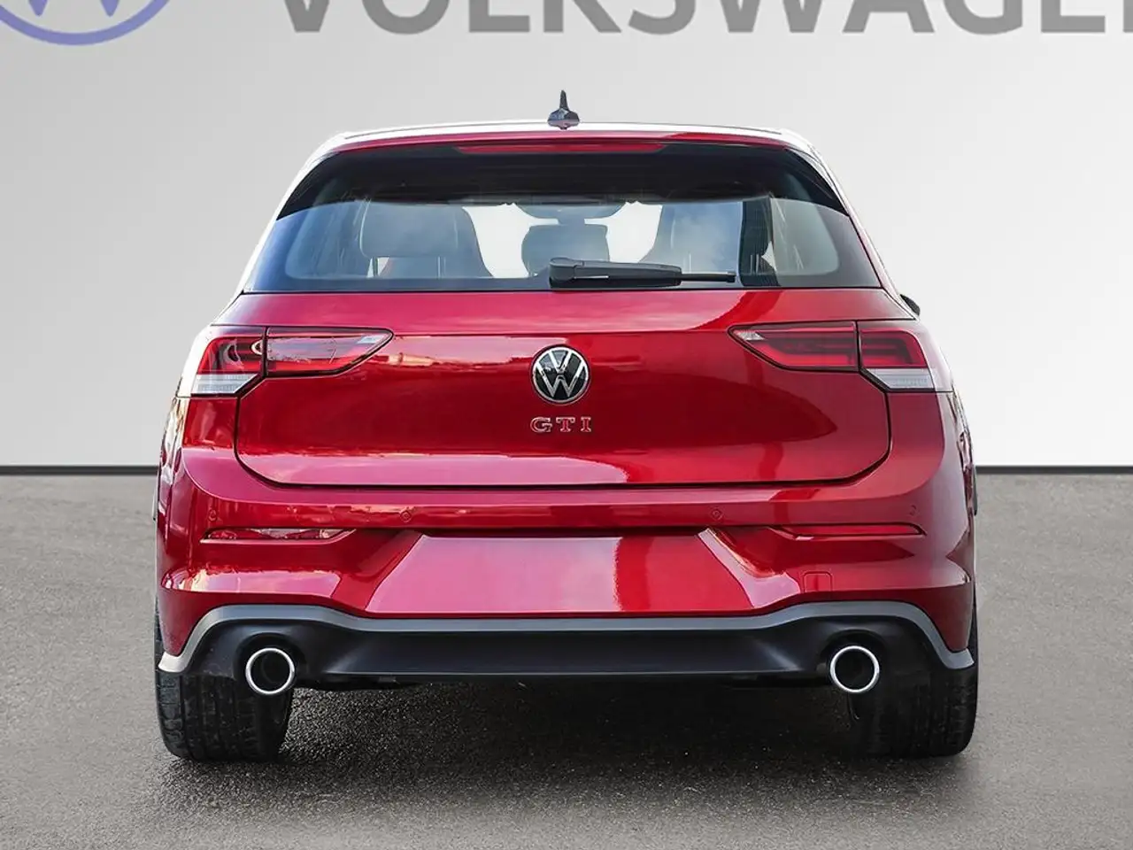 Volkswagen Golf GTI снимка Volkswagen Golf GTI