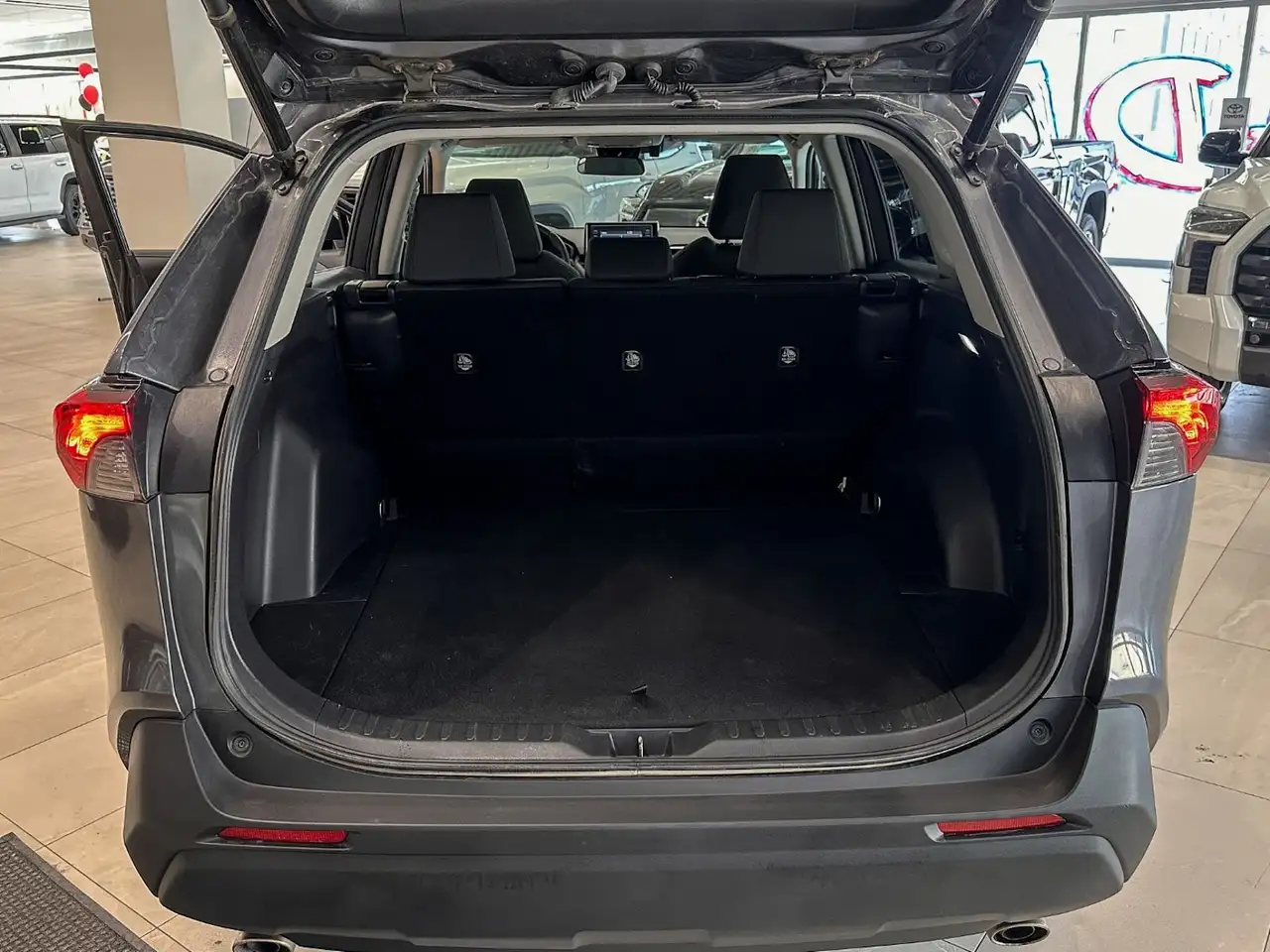 Toyota RAV 4 снимка Toyota RAV 4