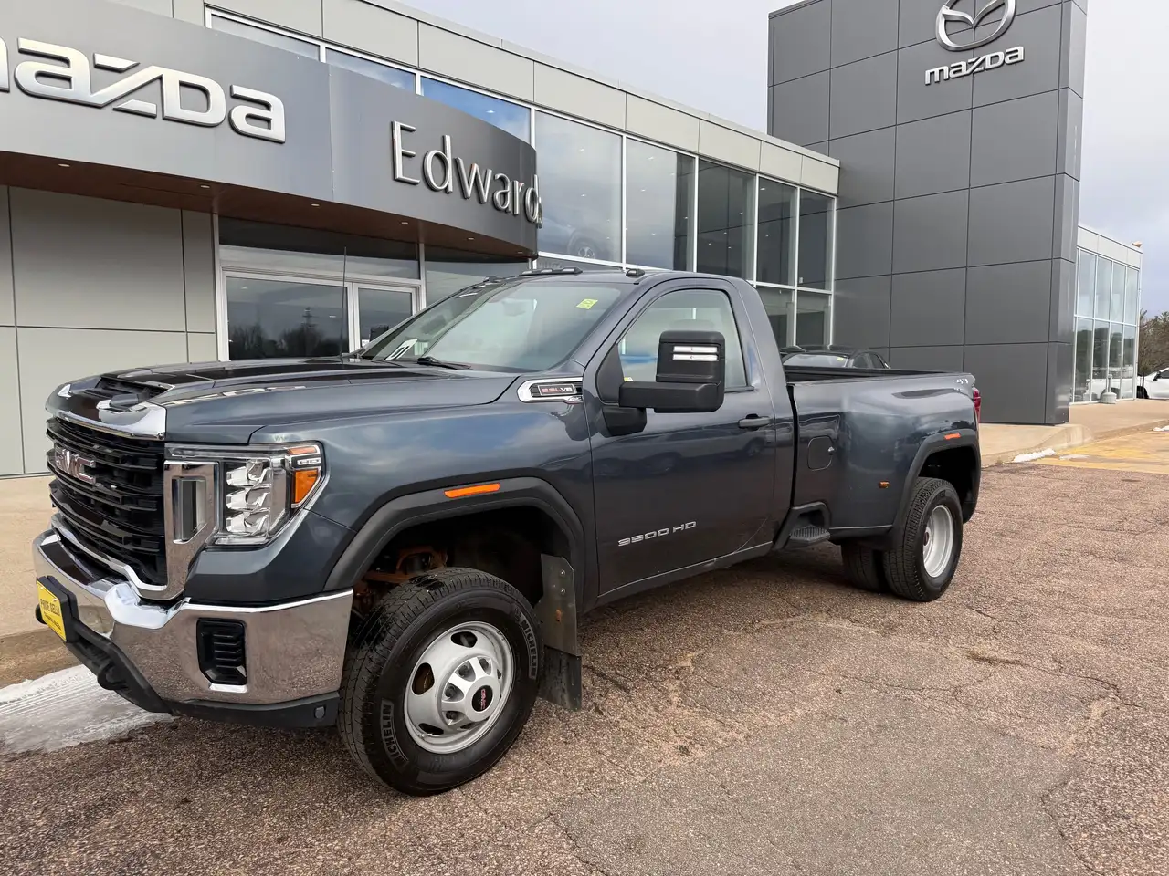 GMC Sierra 3500HD снимка GMC Sierra 3500HD