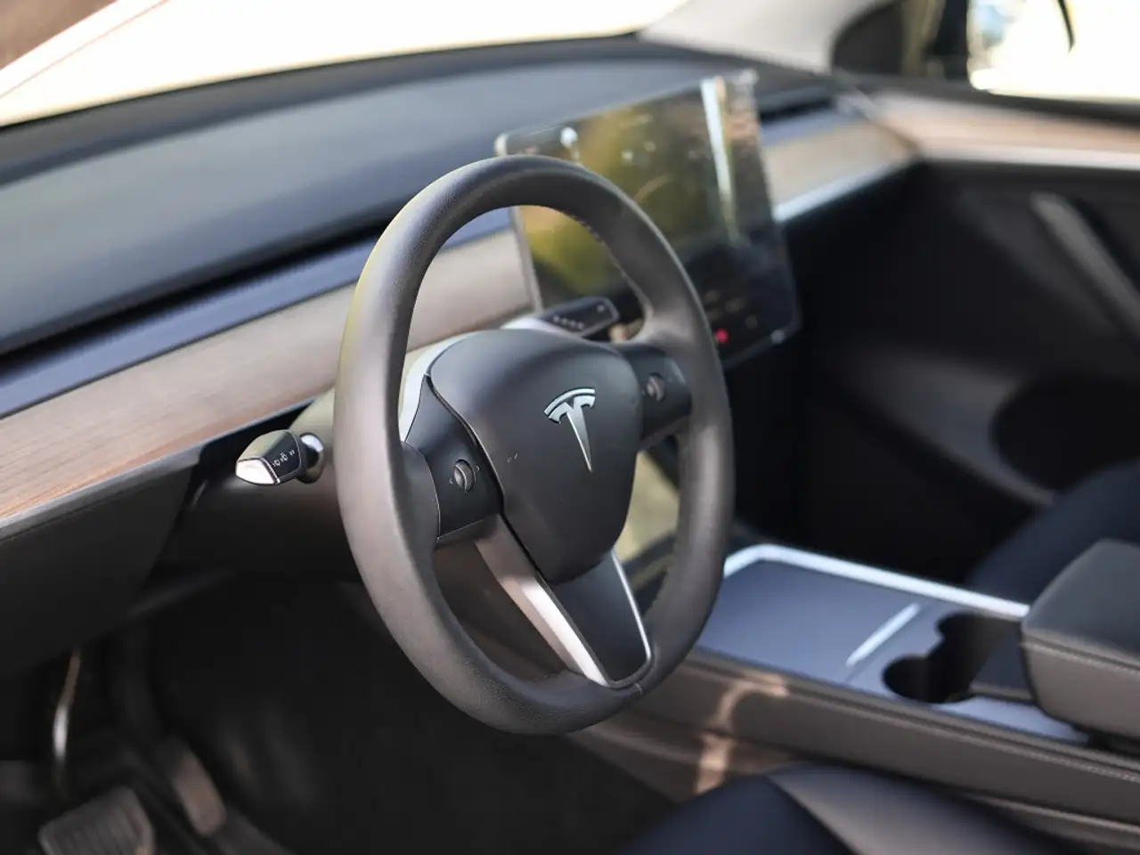 Tesla Model Y photo Tesla Model Y