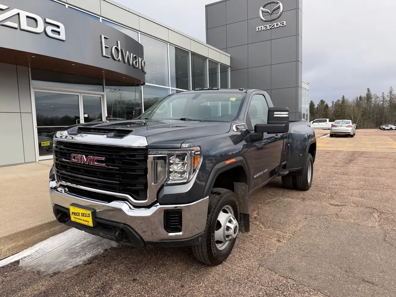 GMC Sierra 3500HD снимка GMC Sierra 3500HD