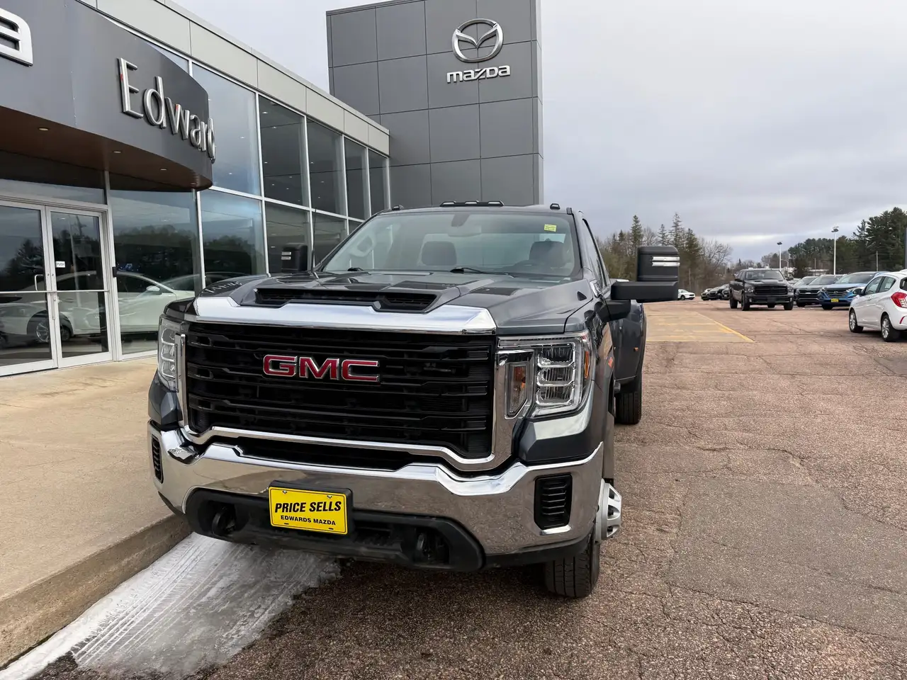 GMC Sierra 3500HD снимка GMC Sierra 3500HD