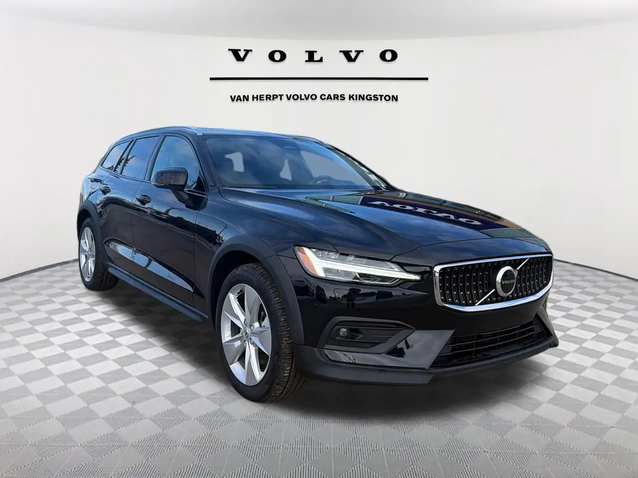 2025 Volvo V60 Cross Country